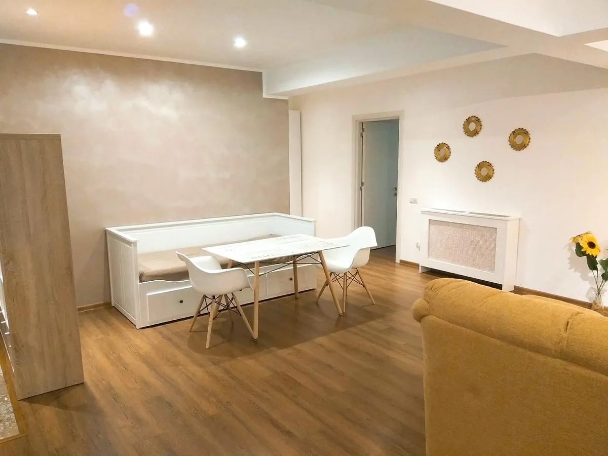 Apartment Tracia By Pipera Lake Apts. Bucharest